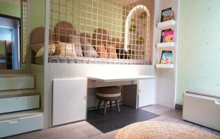 momiji kamar anak